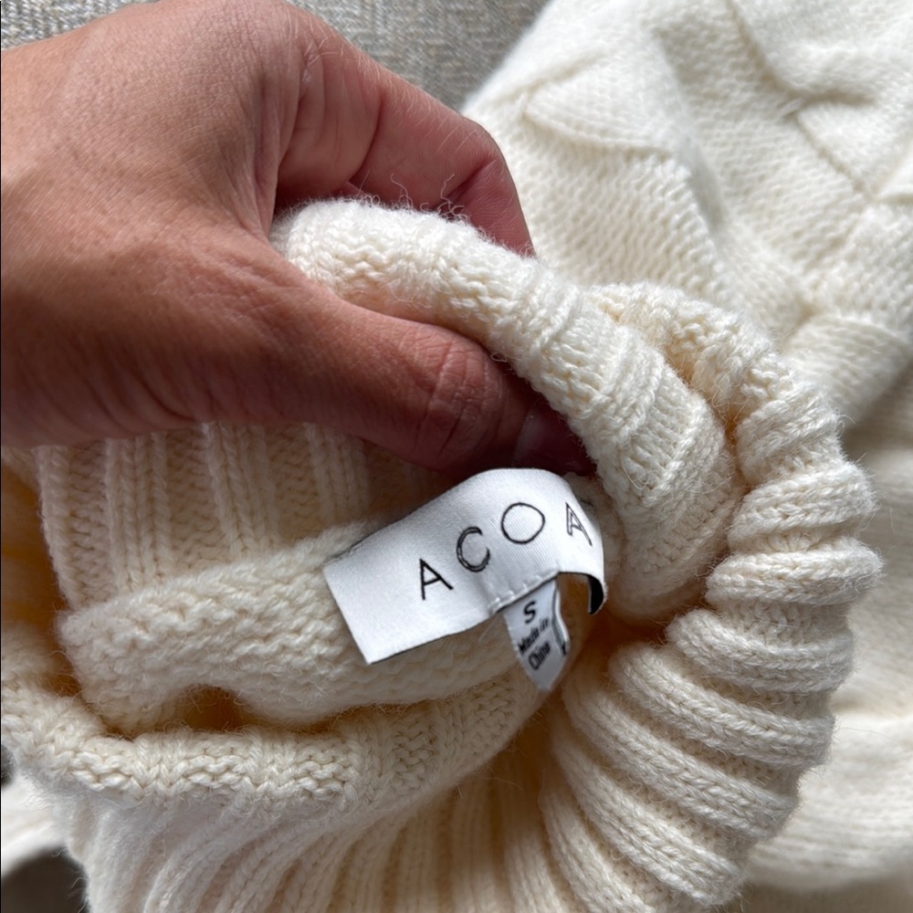 Acoa Cream Knit Sweater View 2